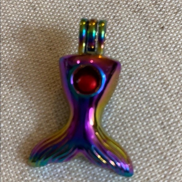Essential Oil Diffuser Pendant - Mermaid Tail - Picture 1 of 5